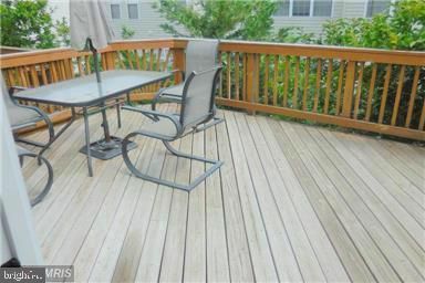 Exterior, Wood Texture Flooring