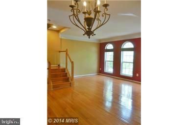 Chandelier, Empty room, Interior, Wood Texture Flooring