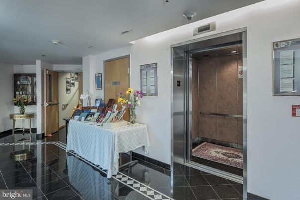 Elevator, Interior