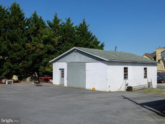 Detached Garage, Exterior