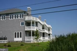 Backyard, Exterior, Facade, Rowhouse
