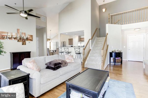 Dining room, Interior, Living room, Pendant Lights, Recessed Lighting, Wood Texture Flooring