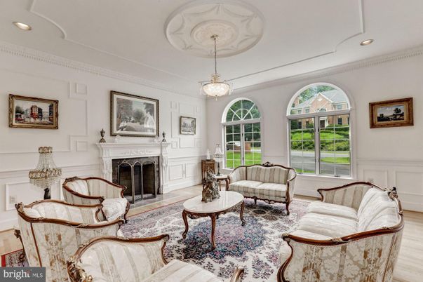 Fireplace, Interior, Living room, Pendant Lights, Recessed Lighting, Wood Texture Flooring