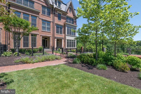 Backyard, Exterior, Facade, Brick Facade, Rowhouse