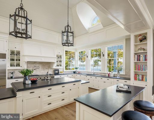 Interior, Kitchen, Pendant Lights, Wood Texture Flooring