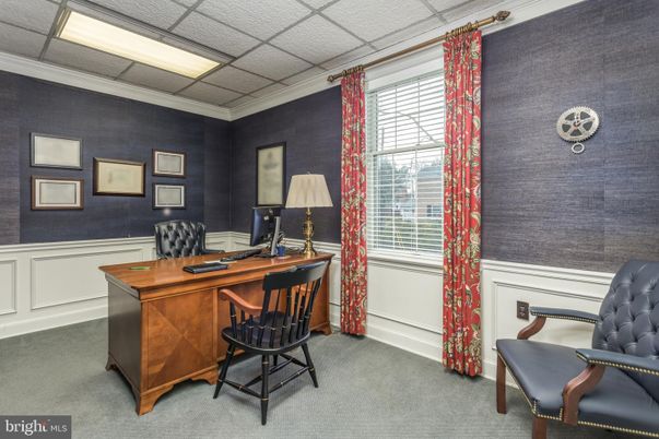 Home Office, Interior
