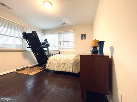 Bedroom, Fitness Equipment, Interior, Wood Texture Flooring