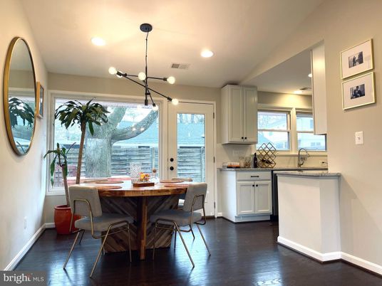 Dining room, Interior, Kitchen, Pendant Lights, Recessed Lighting, Wood Texture Flooring