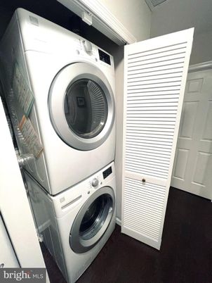 Interior, Utility Closets, Washer, Wood Texture Flooring