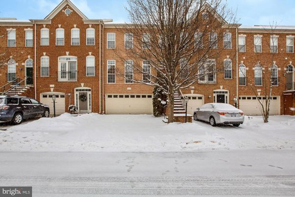 Attached, Exterior, Facade, Brick Facade, Rowhouse