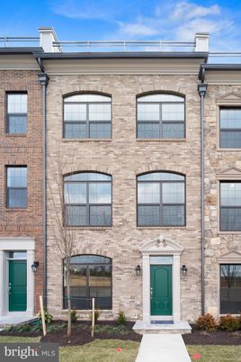 Exterior, Facade, Brick Facade, Rowhouse
