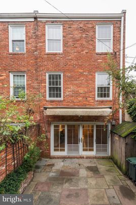 Exterior, Facade, Brick Facade, Rowhouse