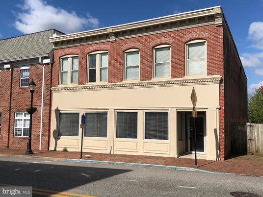 Exterior, Facade, Brick Facade, Rowhouse