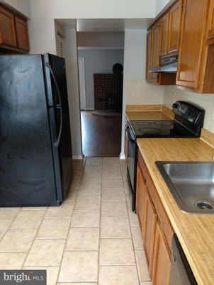 Fireplace, Interior, Kitchen, Wood Texture Flooring