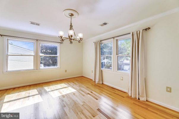 Chandelier, Empty room, Interior, Wood Texture Flooring