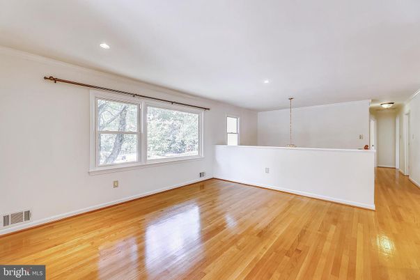 Empty room, Interior, Pendant Lights, Recessed Lighting, Wood Texture Flooring