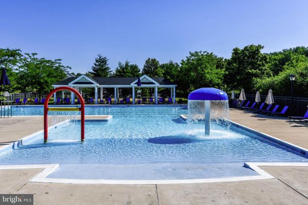 Exterior, Playground, Pool