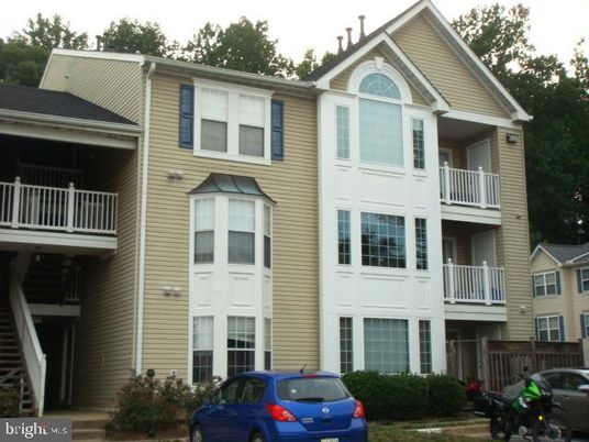Exterior, Facade, Rowhouse