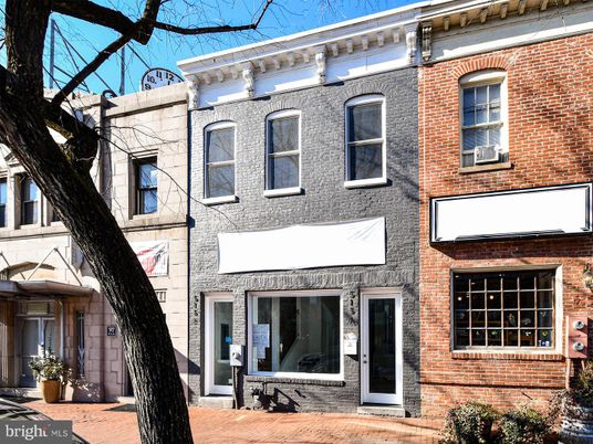 Exterior, Facade, Brick Facade, Rowhouse