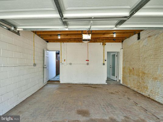 Garage, Interior, Stone Walls