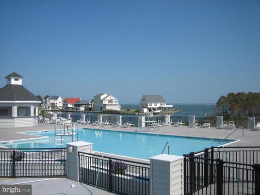 Exterior, Pool, Water