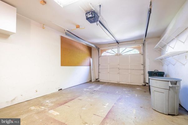 Garage, Interior