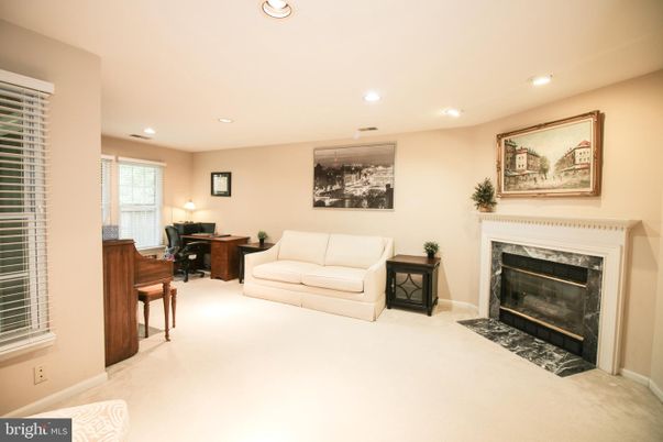 Fireplace, Home Office, Interior, Living room, Piano, Recessed Lighting