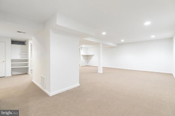 Empty room, Interior, Recessed Lighting