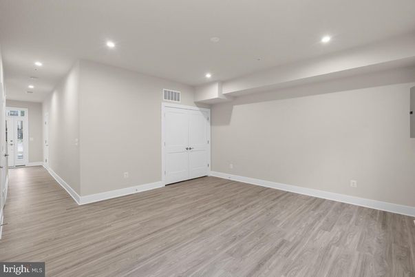 Empty room, Interior, Recessed Lighting, Wood Texture Flooring