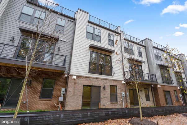 Exterior, Facade, Brick Facade, Rowhouse