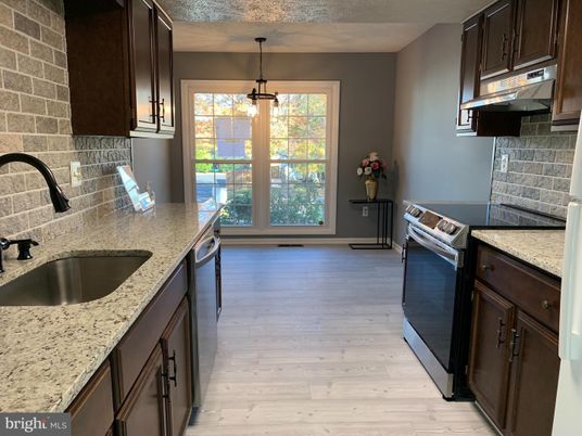 Interior, Kitchen, Pendant Lights, Wood Texture Flooring