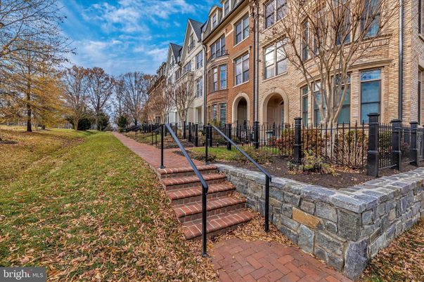 Backyard, Exterior, Facade, Brick Facade, Rowhouse