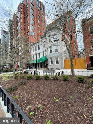 Backyard, Exterior, Facade, Rowhouse