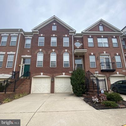 Attached, Exterior, Facade, Brick Facade, Rowhouse