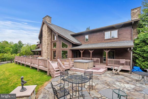 Backyard, Exterior, Hot Tub