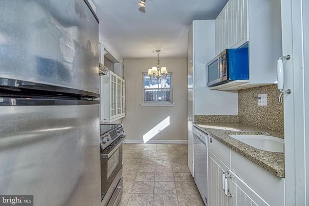 Chandelier, Interior, Kitchen