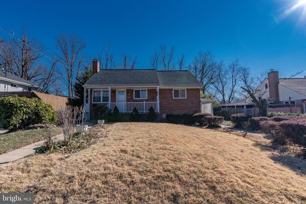 Backyard, Exterior, Facade, Brick Facade, Cape Cod