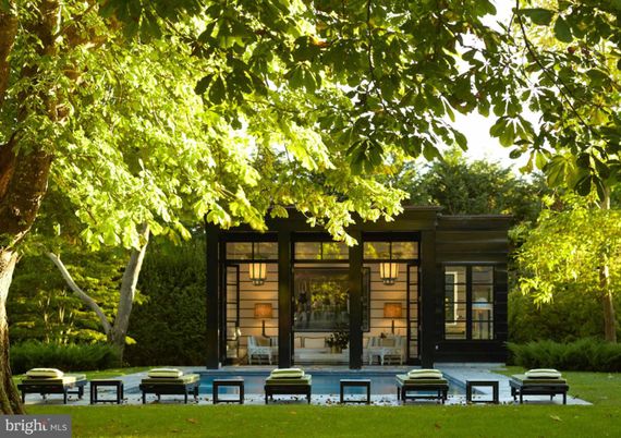 Backyard, Exterior, Facade, Modern