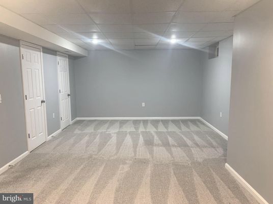 Empty room, Interior, Recessed Lighting
