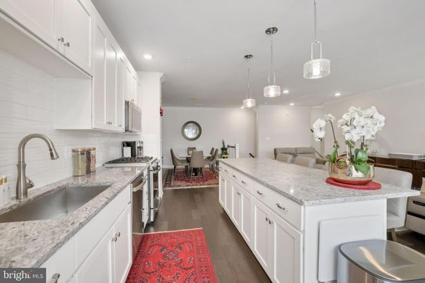 Dining room, Interior, Kitchen, Pendant Lights, Recessed Lighting, Wood Texture Flooring