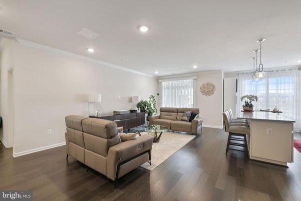 Dining room, Interior, Living room, Pendant Lights, Recessed Lighting, Wood Texture Flooring