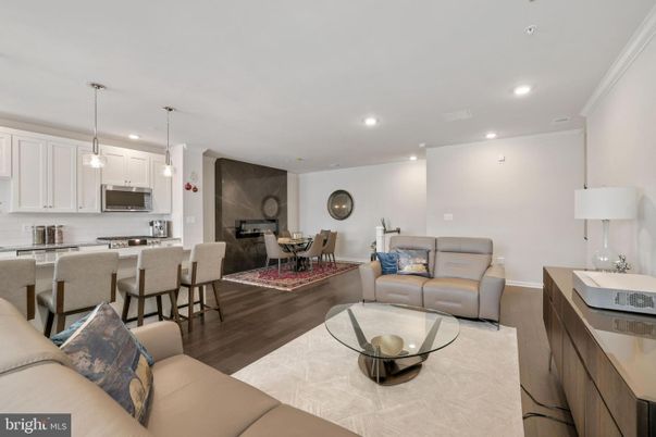 Dining room, Interior, Kitchen, Living room, Pendant Lights, Recessed Lighting, Stainless Steel Appliances, Wood Texture Flooring