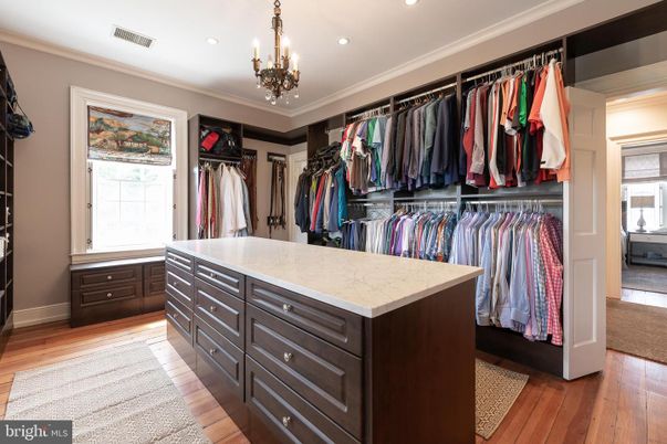Interior, Pendant Lights, Recessed Lighting, Walk-in Closets, Wood Texture Flooring