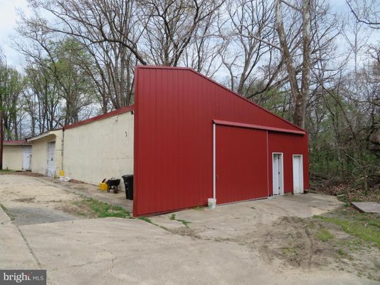 Detached Garage, Exterior