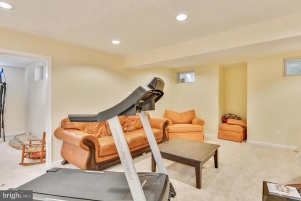 Fitness Equipment, Interior, Living room, Recessed Lighting