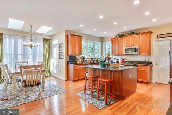 Chandelier, Dining room, Interior, Kitchen, Recessed Lighting, Wood Texture Flooring