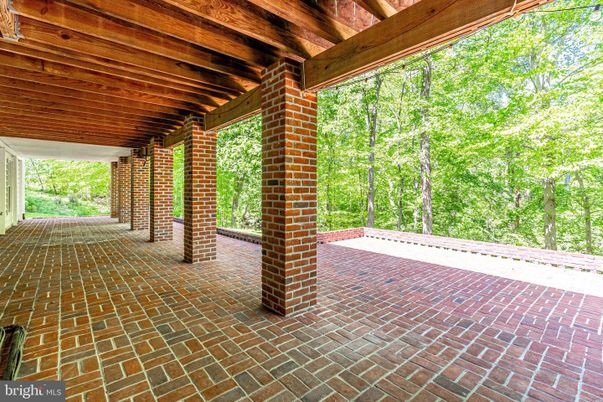 Exterior, Wooden Beams
