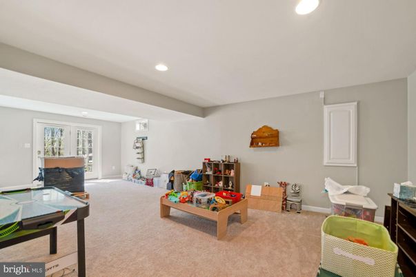 Game Room, Interior, Recessed Lighting