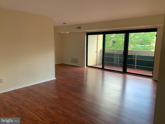 Empty room, Interior, Pendant Lights, Wood Texture Flooring