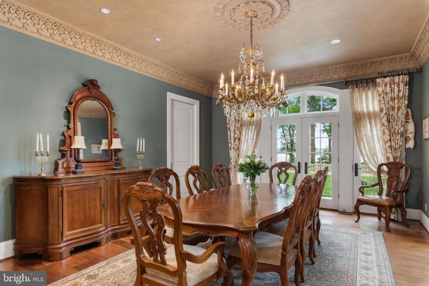 Chandelier, Dining room, Interior, Recessed Lighting, Wood Texture Flooring